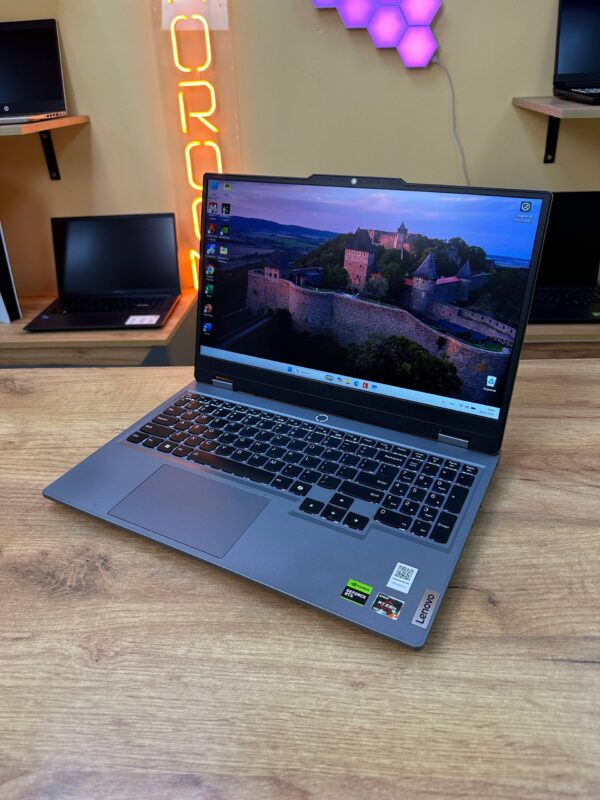 Lenovo LOQ 15ARP9 (TP)
