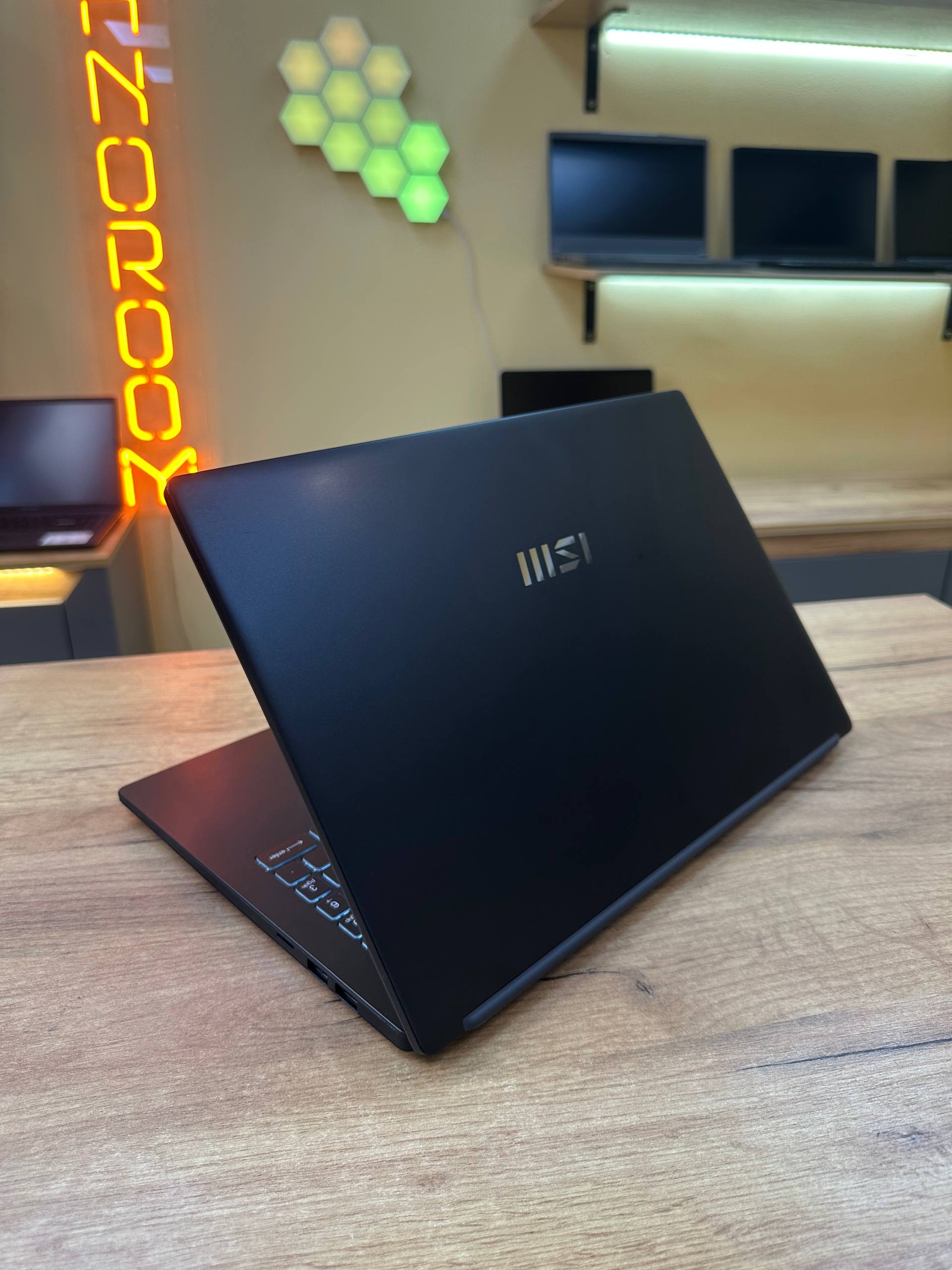 MSI Modern 15 B7M / Ryzen 5 7430U / 16GB RAM / 512GB SSD (TP) - Зображення 5