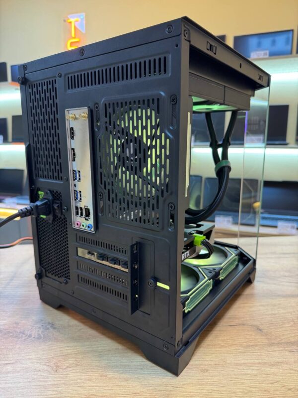 ПК "Strong Qube" / Ryzen 5 8400F / RTX5060 / 32GB DDR5 (ТР)