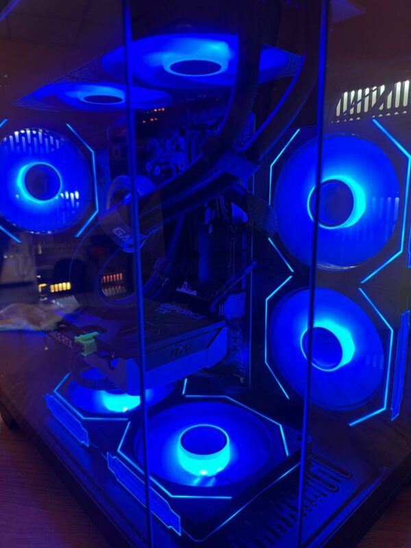 ПК "Strong Qube" / Ryzen 5 8400F / RTX5060 / 32GB DDR5 (ТР)