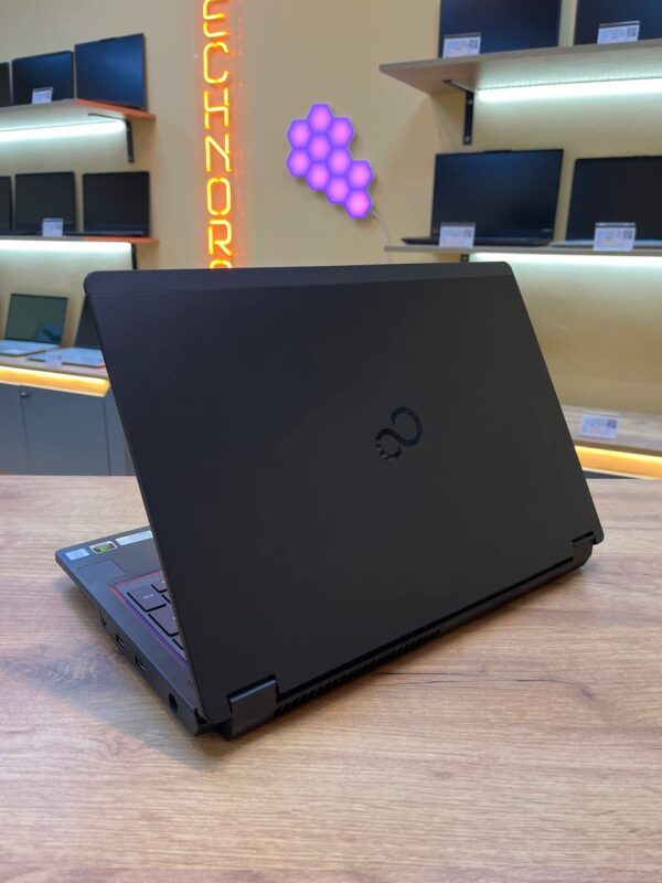 Бізнес ноутбук Fujitsu H780 (ТР)