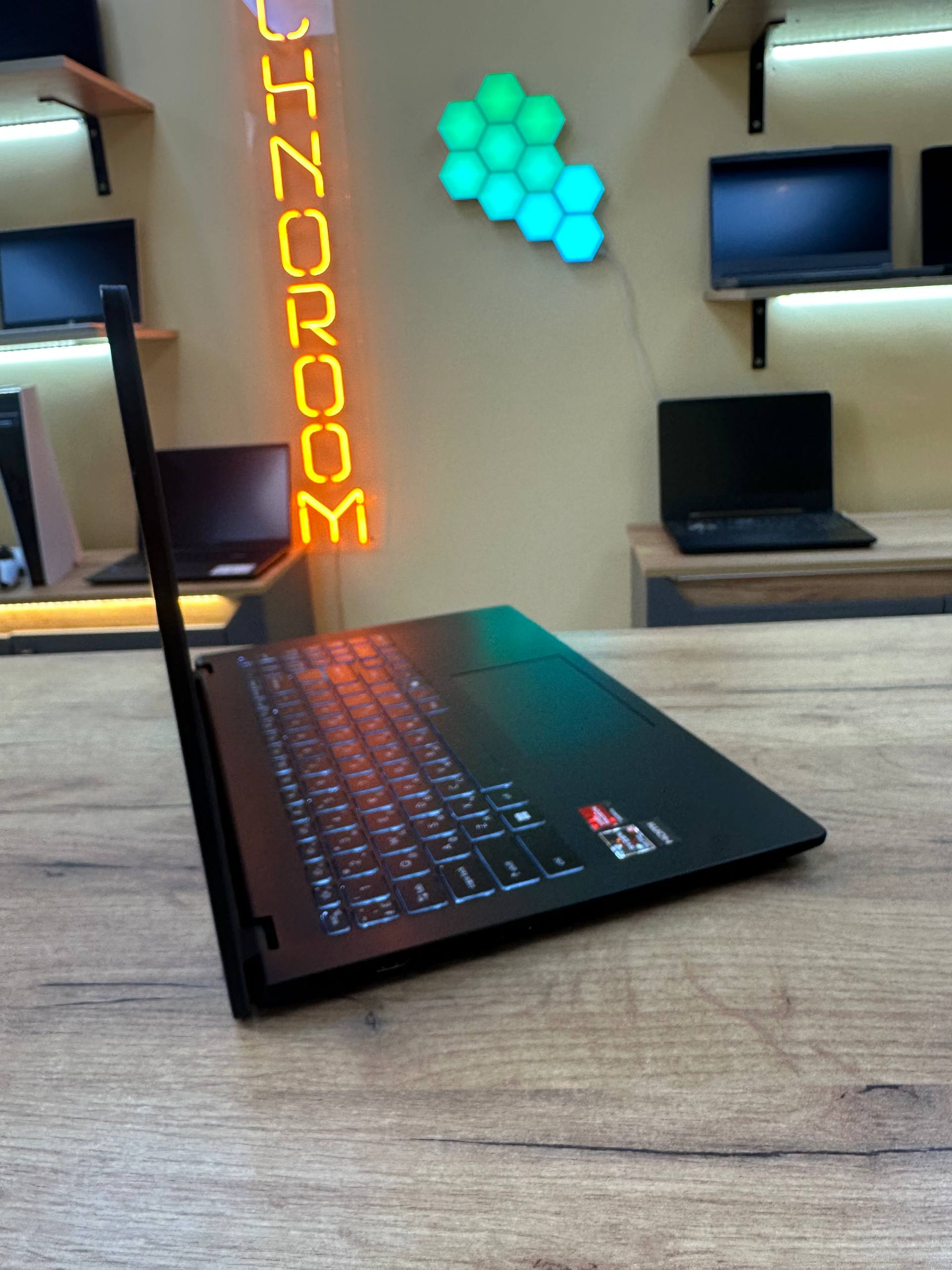 MSI Modern 15 B7M / Ryzen 5 7430U / 16GB RAM / 512GB SSD (TP) - Зображення 4