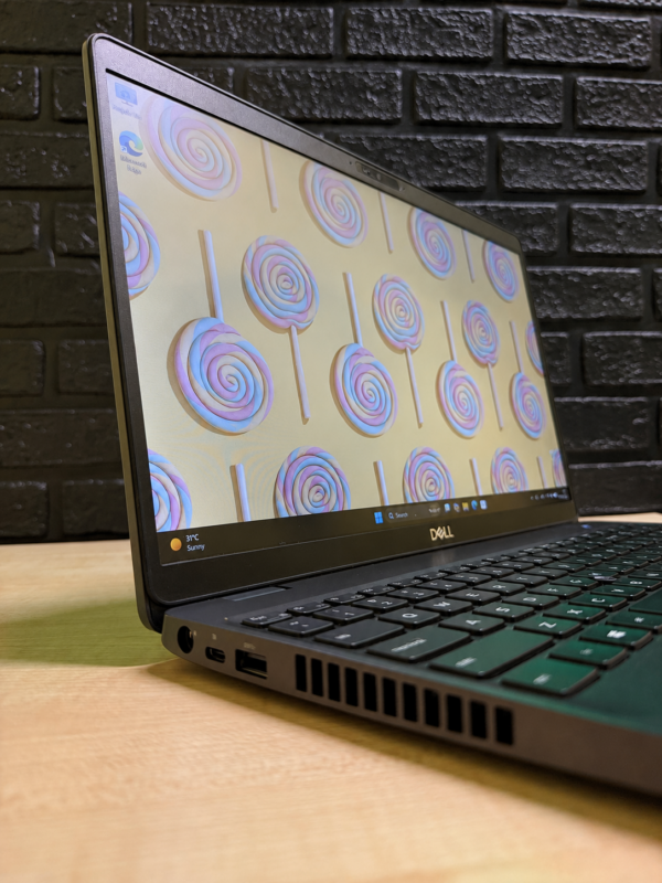 Dell Latitude 5500 i5-8265U / Intel HD 620 / 8GB / 256GB / Full HD IPS