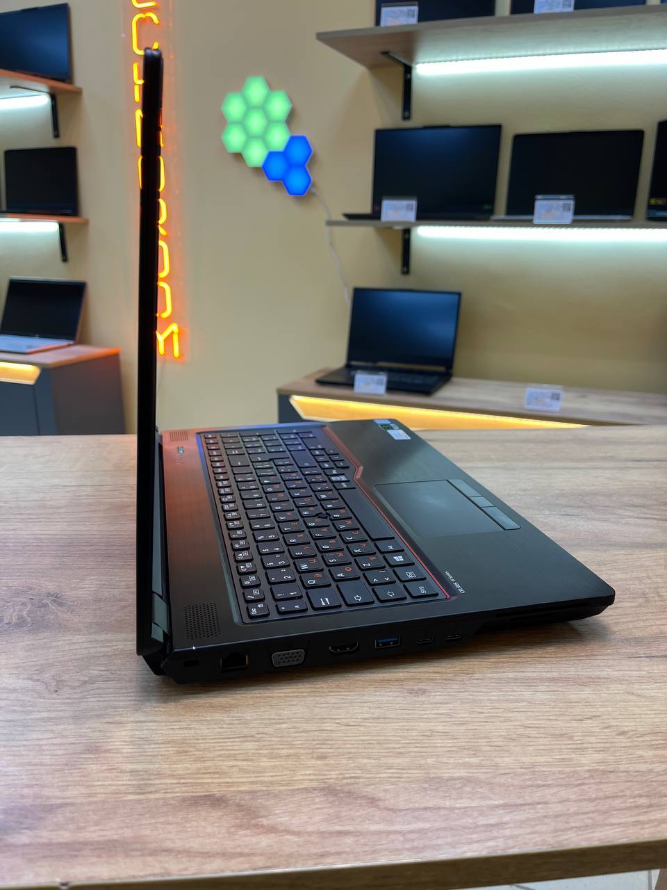 Бізнес ноутбук Fujitsu H780 (ТР) - Зображення 5