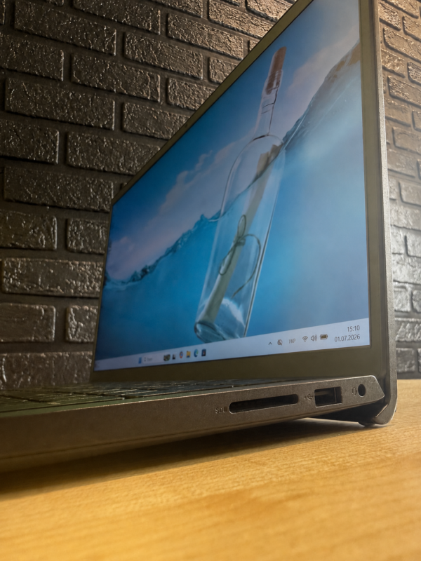 DELL INSPIRON 15 3520