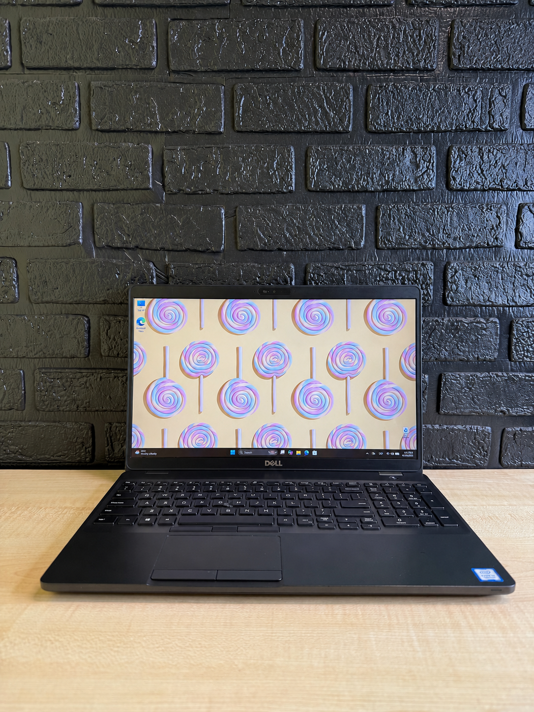 Dell Latitude 5500 i5-8265U / Intel HD 620 / 8GB / 256GB / Full HD IPS - Зображення 1