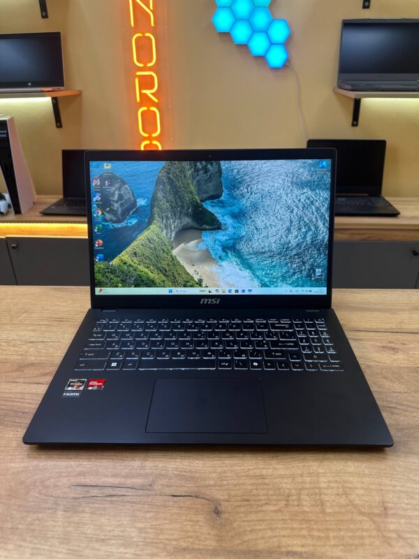 MSI Modern 15 B7M / Ryzen 5 7430U / 16GB RAM / 512GB SSD (TP)