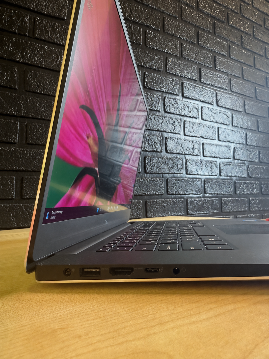 DELL XPS 15 7590 - Зображення 3