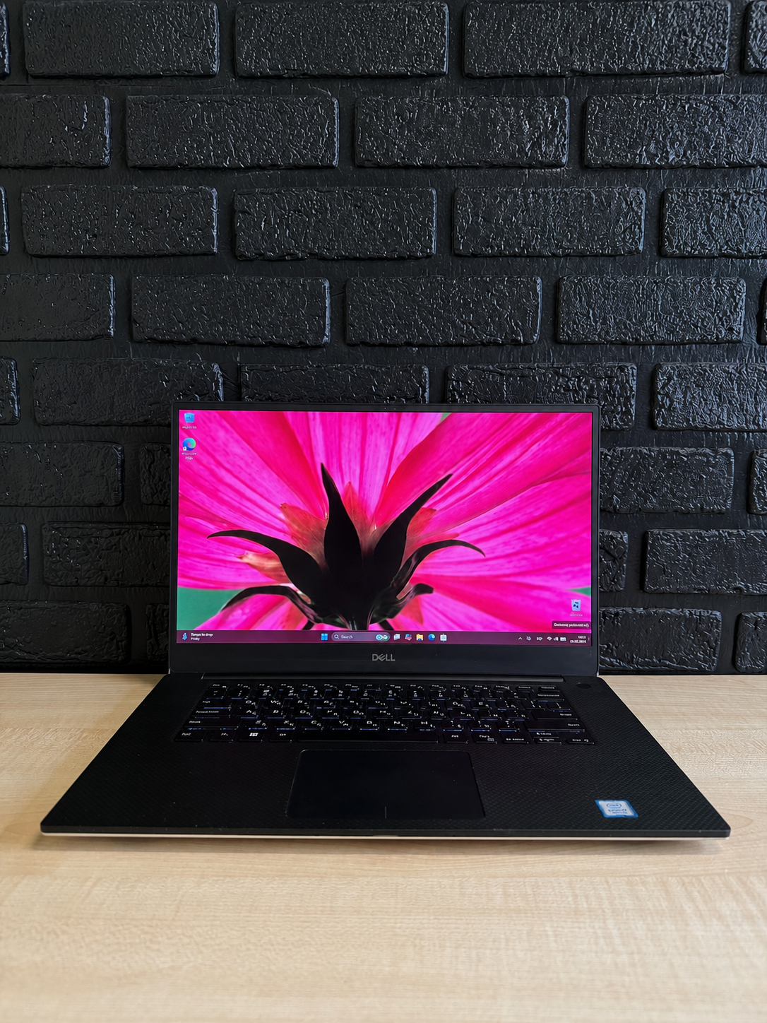 DELL XPS 15 7590 - Зображення 1